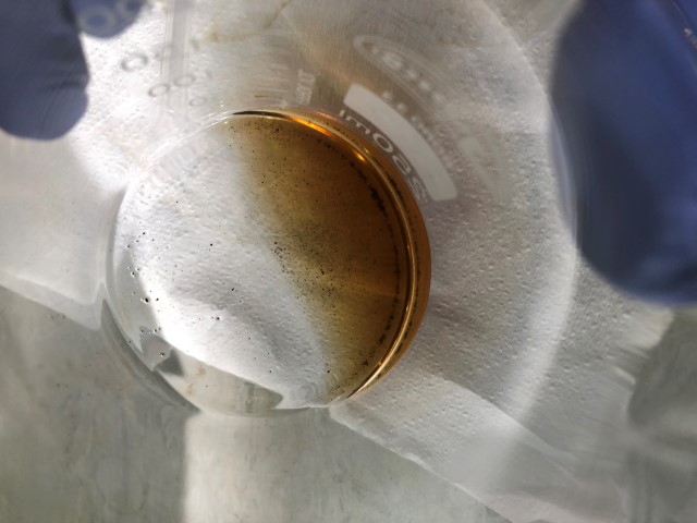 Solvente de limpieza una vez que que pasa por el sistema